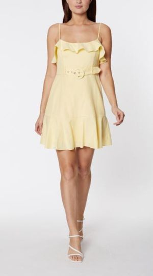 Vestido Corto con Cinturón