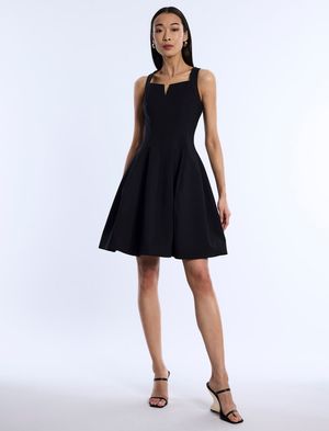 VESTIDO CORTO LÍNEA A TIRANTES