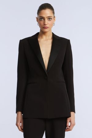 SACO BLAZER SOLAPA PICO SATINADA Y BOTÓN