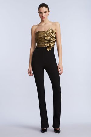 JUMPSUIT CONTRASTE METALIZADO CON PLIEGUES Y APLIQUÉ FLORAL 3D